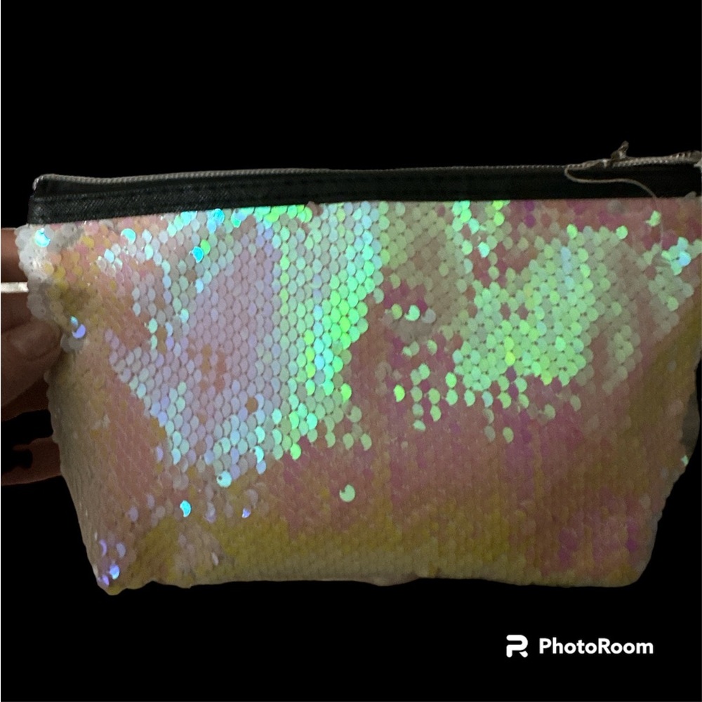 NWOT justice sequins holograms zipper cosmetic bag so pretty has charm